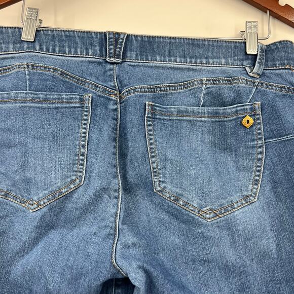 Democracy absolution plus size blue jeans pockets zip & button closure size 14 - Picture 3 of 7